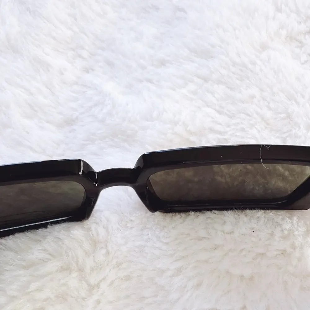Aaron Black w/ Green Tint Rectangular Sunglasses